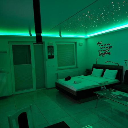 Good Day Apartments- Private Parking New Town 什切青 客房 照片