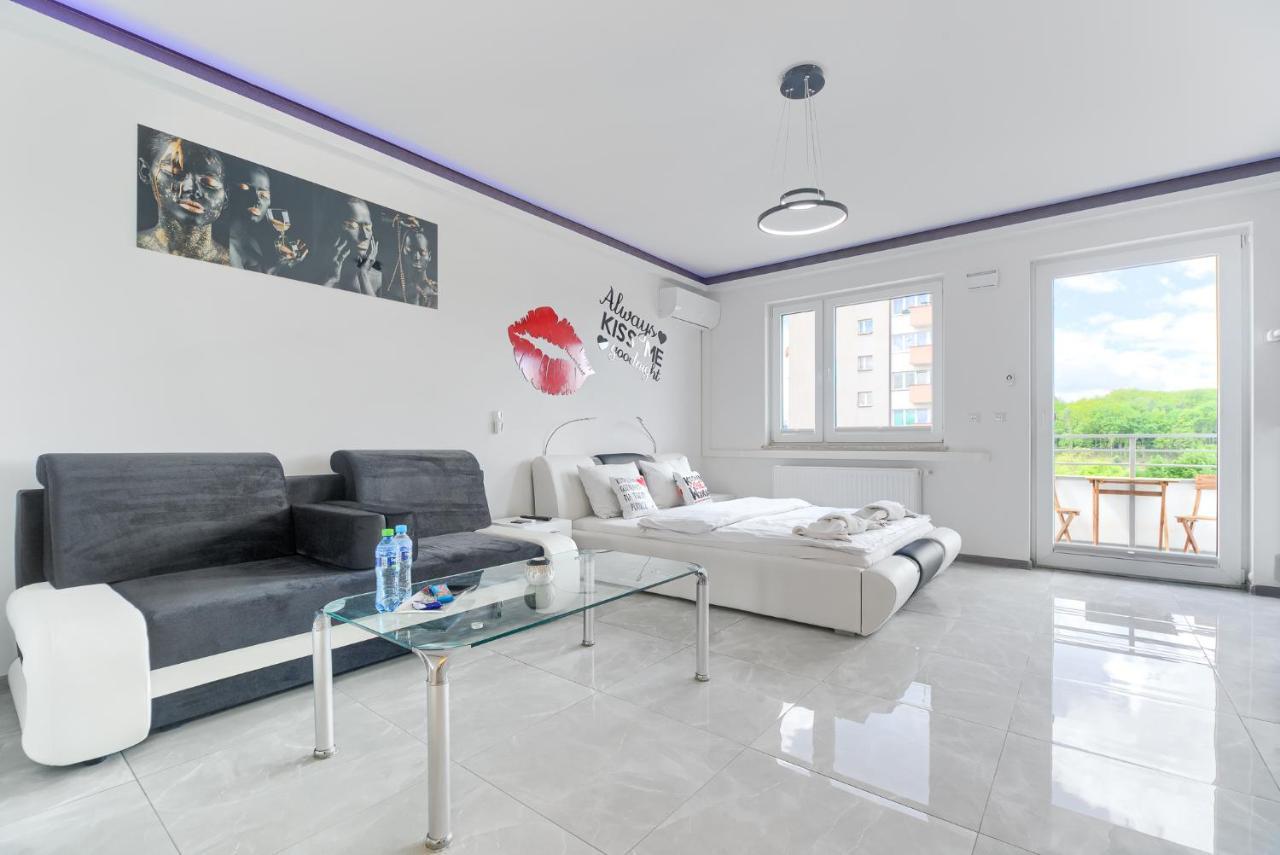 Good Day Apartments- Private Parking New Town 什切青 外观 照片