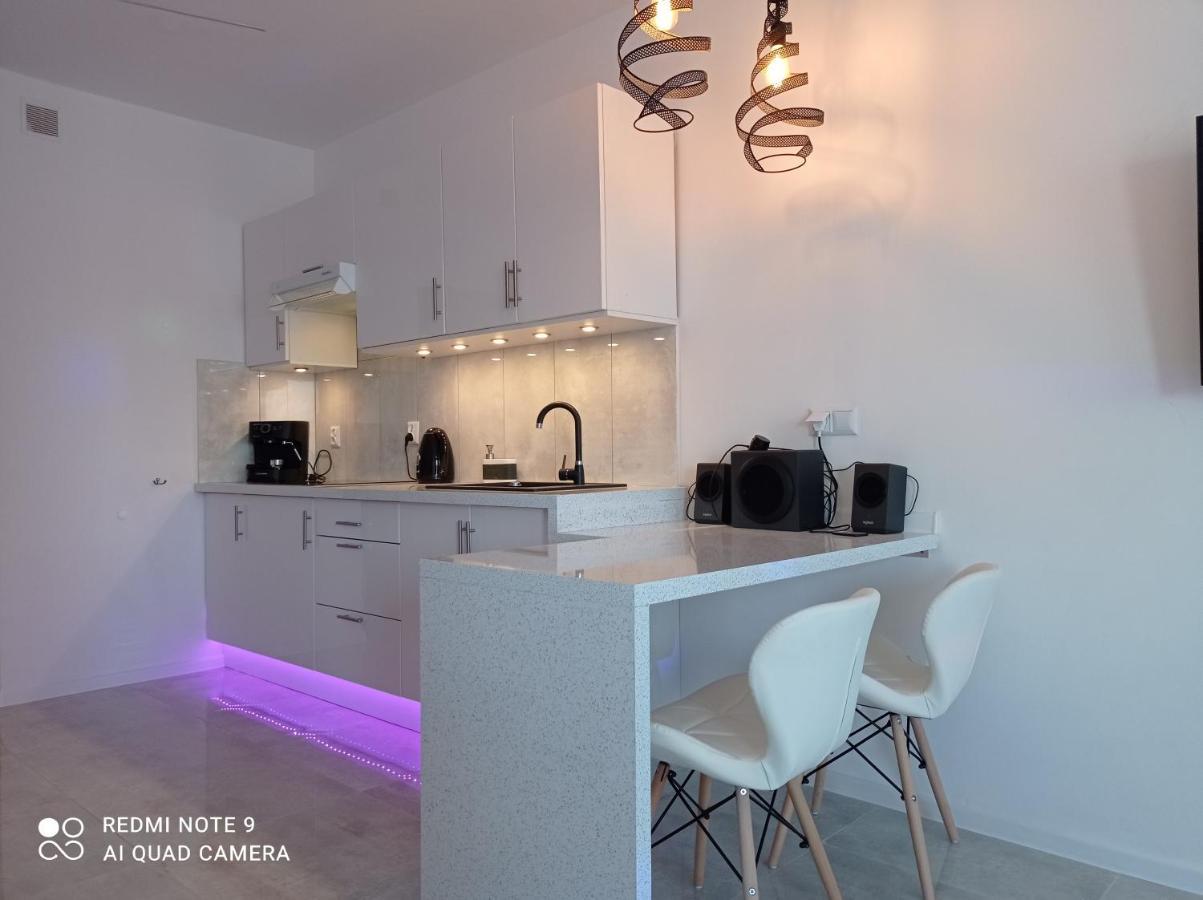 Good Day Apartments- Private Parking New Town 什切青 外观 照片