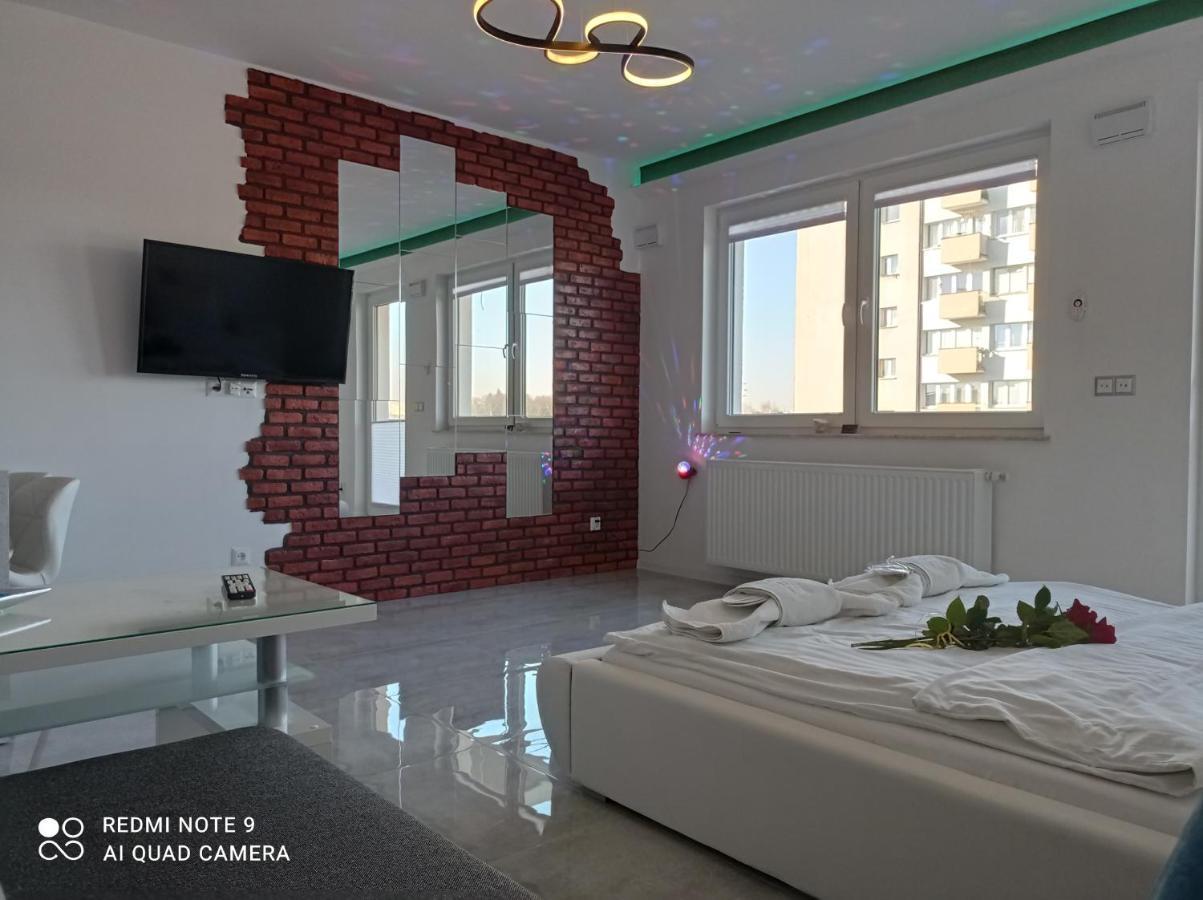 Good Day Apartments- Private Parking New Town 什切青 外观 照片
