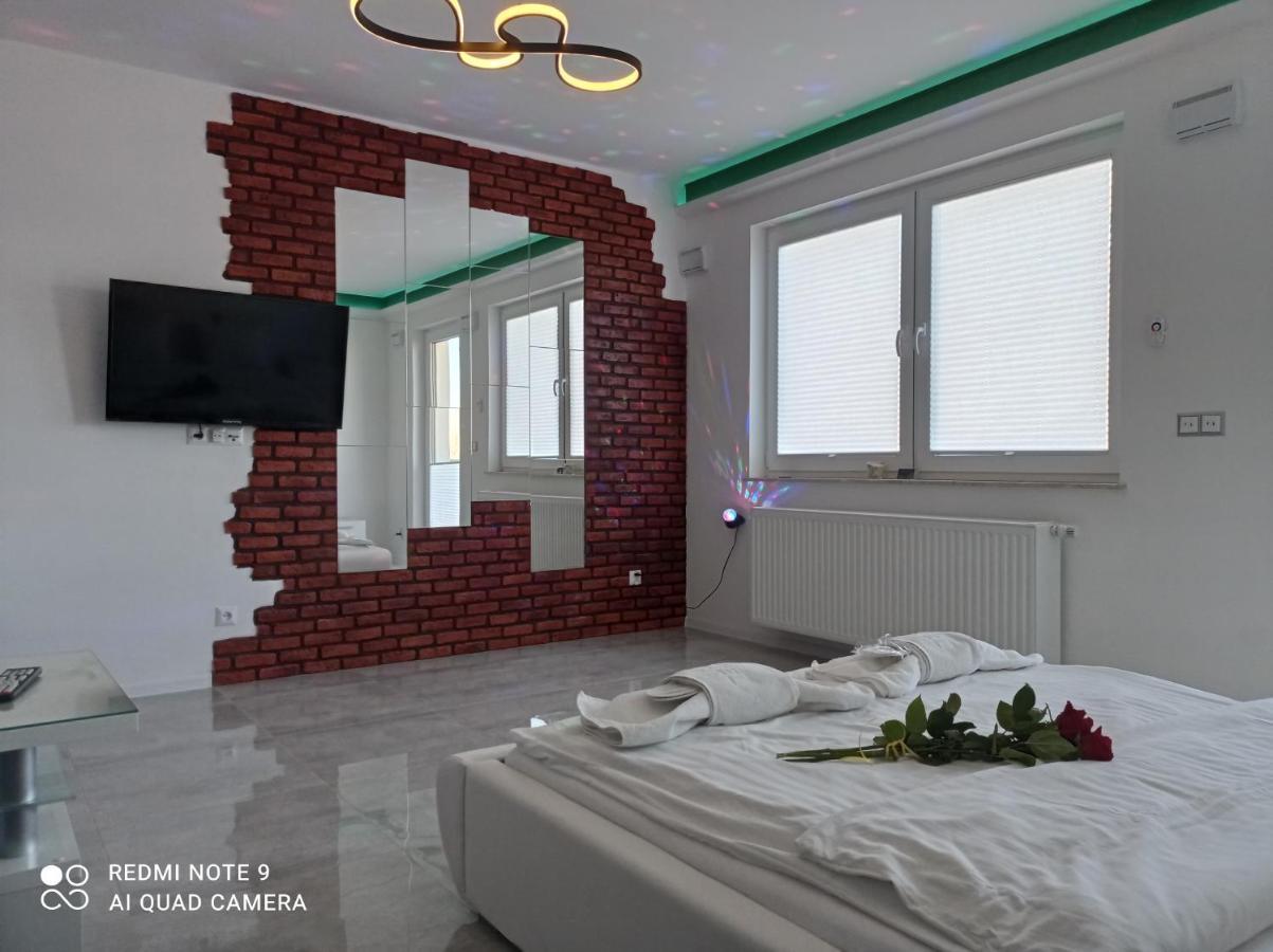 Good Day Apartments- Private Parking New Town 什切青 外观 照片