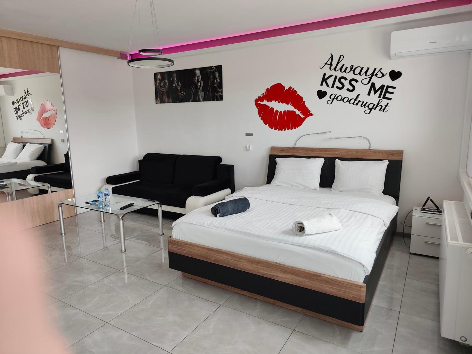 Good Day Apartments- Private Parking New Town 什切青 外观 照片