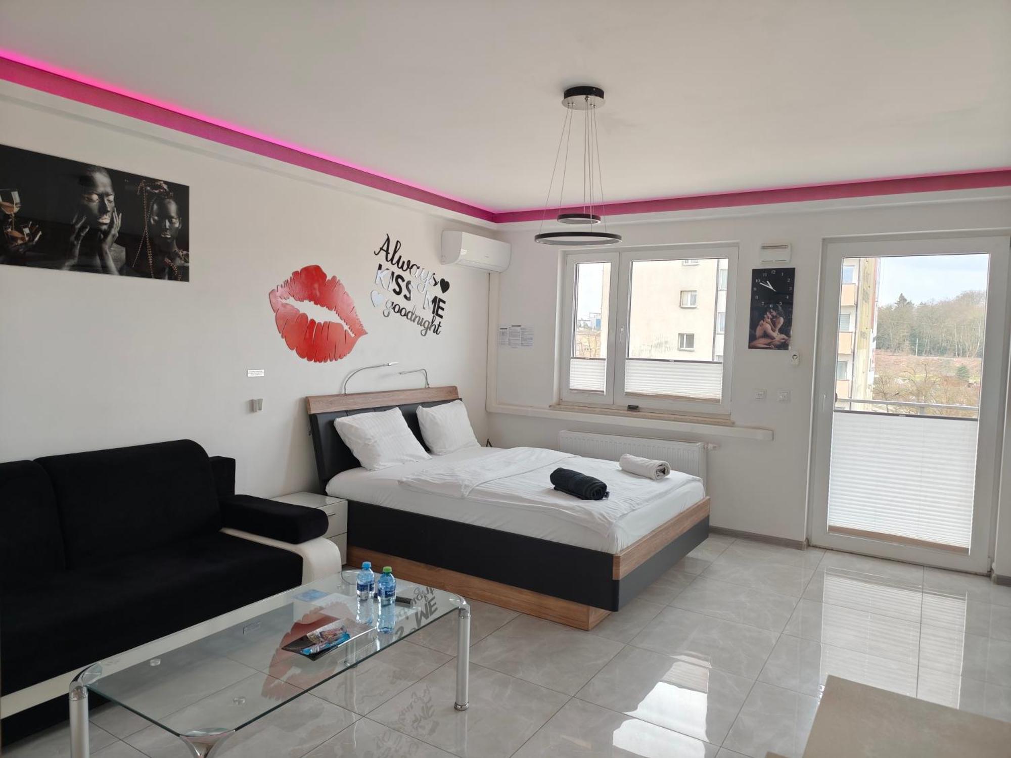 Good Day Apartments- Private Parking New Town 什切青 外观 照片