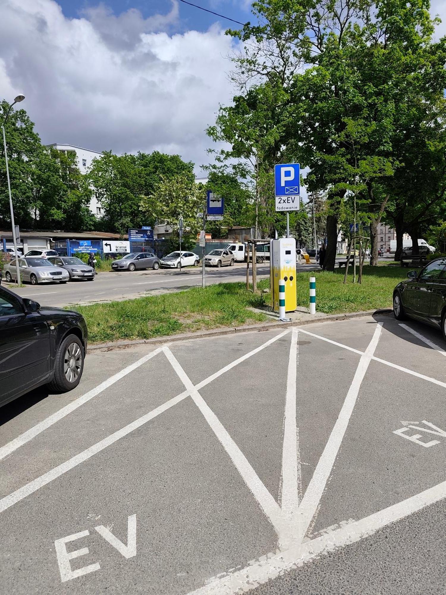 Good Day Apartments- Private Parking New Town 什切青 外观 照片