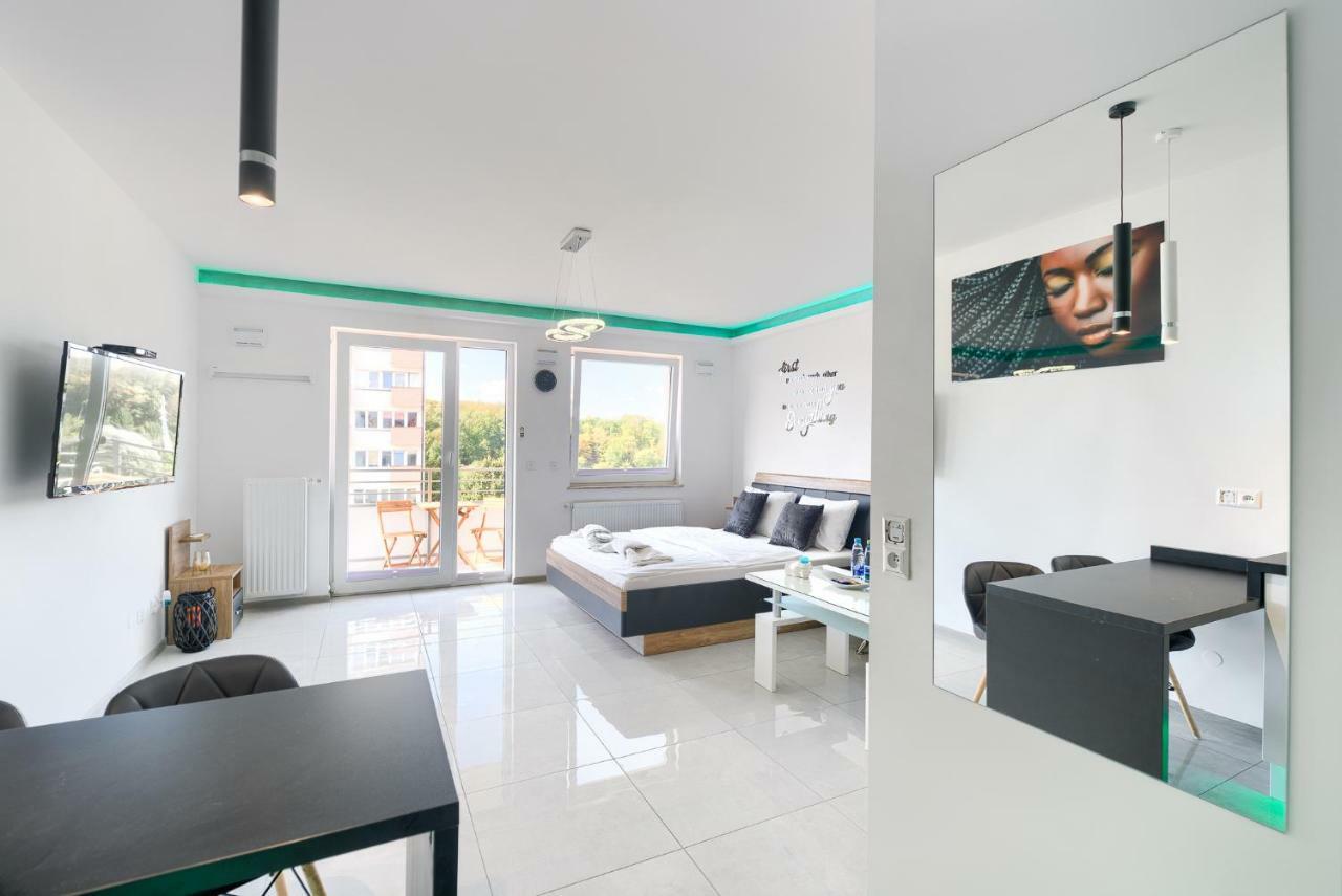 Good Day Apartments- Private Parking New Town 什切青 外观 照片