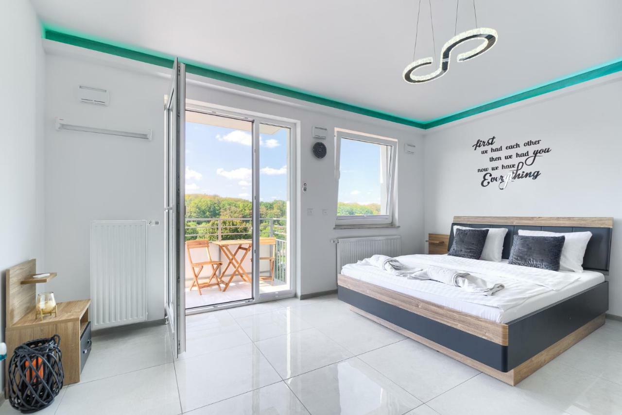 Good Day Apartments- Private Parking New Town 什切青 外观 照片